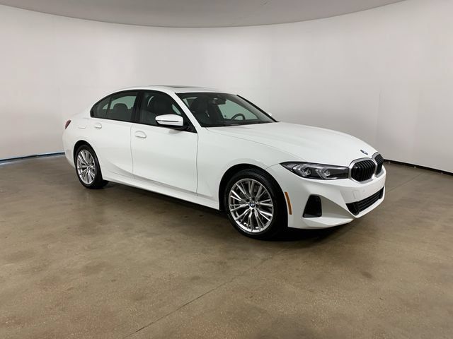 Used 2023 BMW 330i xDrive Sedan w/ Driving Assistance Package AWD/4WD image 5