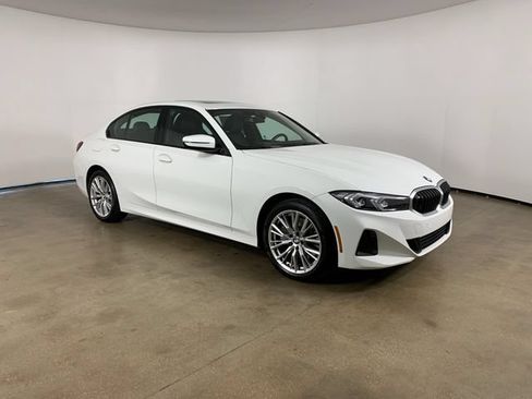 Used 2023 BMW 330i xDrive Sedan w/ Driving Assistance Package AWD/4WD image 5