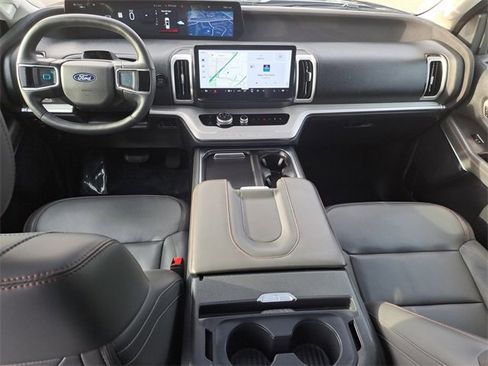 Certified 2025 Ford Expedition Active image 10