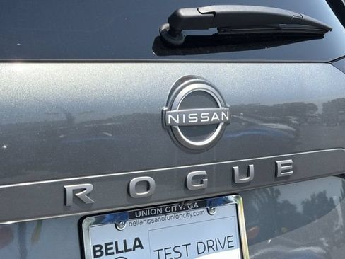 Used 2026 Nissan Rogue S FWD image 29