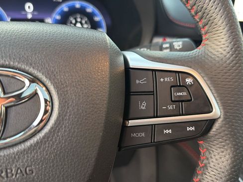 Certified 2025 Toyota Sienna XSE FWD image 21