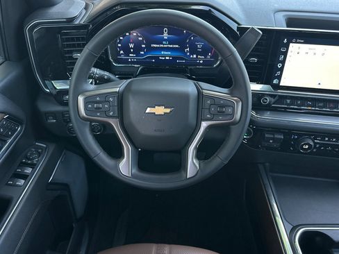 Used 2024 Chevrolet Silverado 2500 High Country w/ Technology Package AWD/4WD image 15