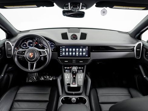 Used 2023 Porsche Cayenne image 23
