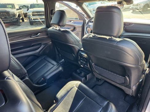 Used 2025 Jeep Grand Cherokee L Limited AWD/4WD image 19