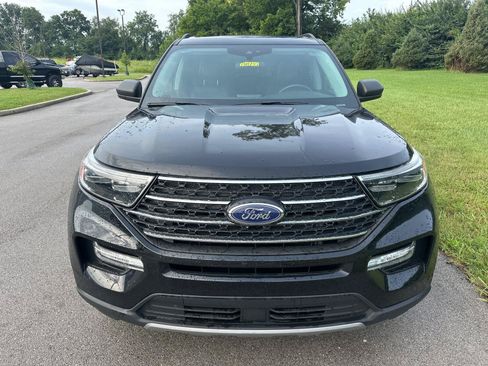 Used 2024 Ford Explorer XLT w/ Equipment Group 202A AWD/4WD image 13