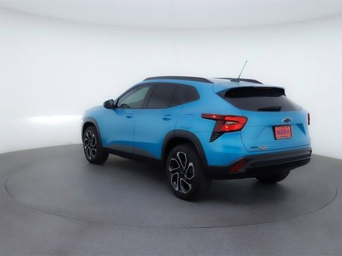 Used 2025 Chevrolet Trax RS w/ Driver Confidence Package image 4