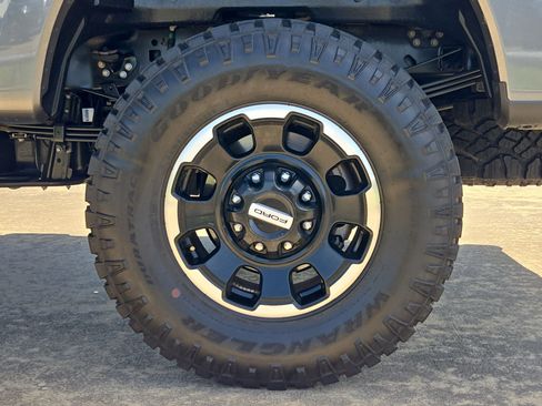 Used 2026 Ford F250 Platinum w/ Tremor Off-Road Package AWD/4WD image 12