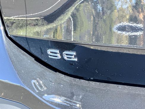 New 2026 Volkswagen Tiguan SE image 25