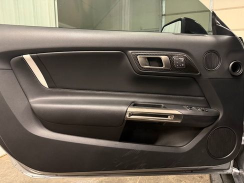 Used 2020 Ford Mustang Shelby GT500 w/ Technology Package image 19