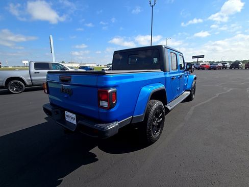 Used 2022 Jeep Gladiator Sport image 5