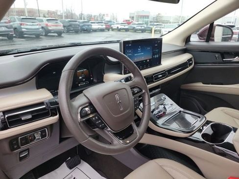 Used 2023 Lincoln Nautilus AWD w/ Premium Package image 29