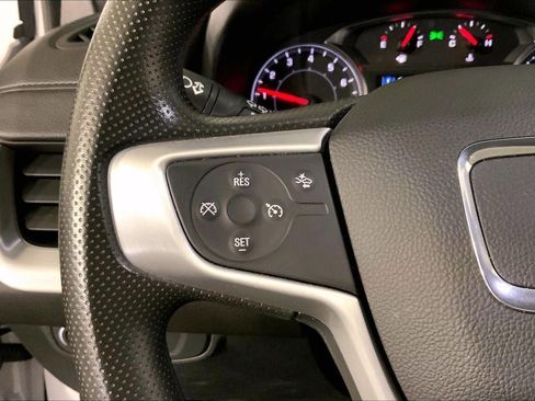 Used 2024 GMC Terrain SLE FWD image 18