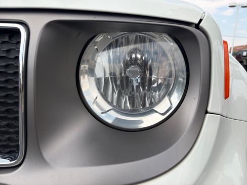 Used 2019 Jeep Renegade Limited AWD/4WD image 9