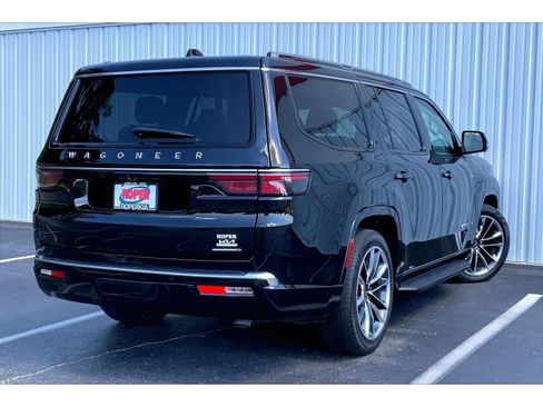 Used 2024 Jeep Wagoneer Series II w/ Convenience Group I AWD/4WD image 10