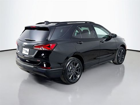 Used 2023 Chevrolet Equinox RS AWD/4WD image 9