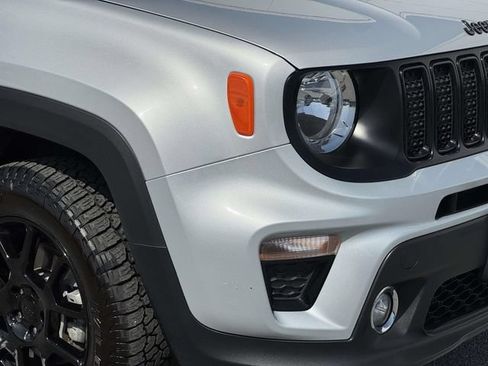 Used 2020 Jeep Renegade Altitude AWD/4WD image 7