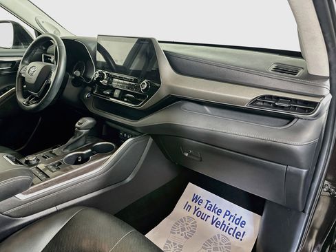 Certified 2020 Toyota Highlander Limited AWD/4WD image 30