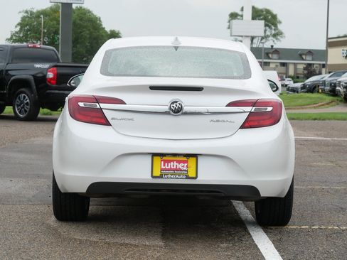 Used 2017 Buick Regal FWD image 6