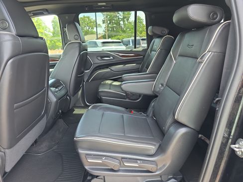Used 2022 Cadillac Escalade ESV Premium Luxury AWD/4WD image 11