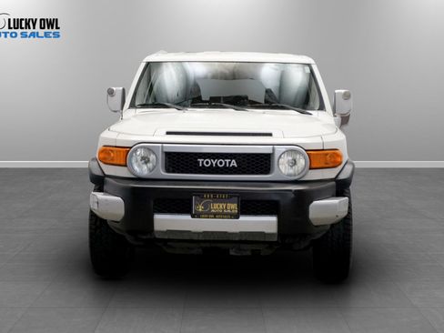 Used 2010 Toyota FJ Cruiser 2WD image 2