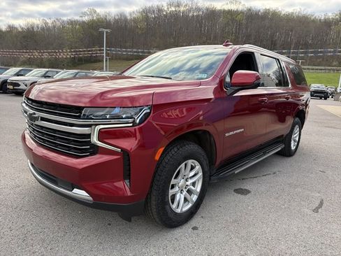 Used 2022 Chevrolet Suburban LT w/ Luxury Package image 10