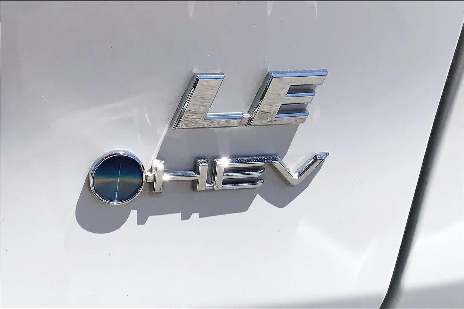 Used 2025 Toyota RAV4 LE AWD/4WD image 10