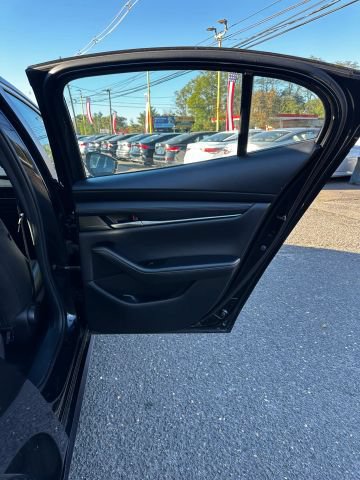 Used 2024 MAZDA MAZDA3 s FWD image 9