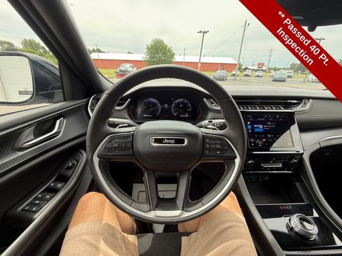 Used 2024 Jeep Grand Cherokee Altitude AWD/4WD image 16