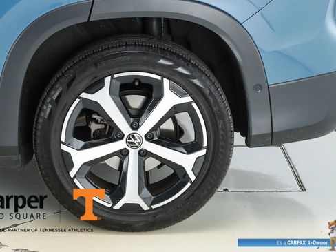 Used 2025 Volkswagen Tiguan SE FWD image 44
