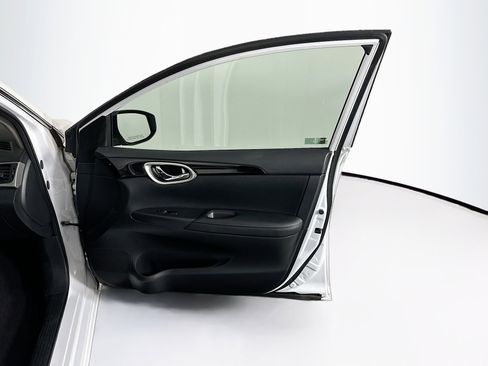 Used 2019 Nissan Sentra SV image 29