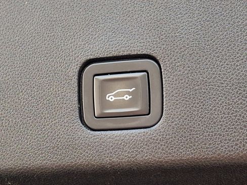 Used 2020 Cadillac XT6 Premium Luxury image 33