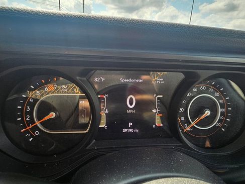Used 2024 Jeep Wrangler Unlimited Sport w/ Convenience Group AWD/4WD image 22