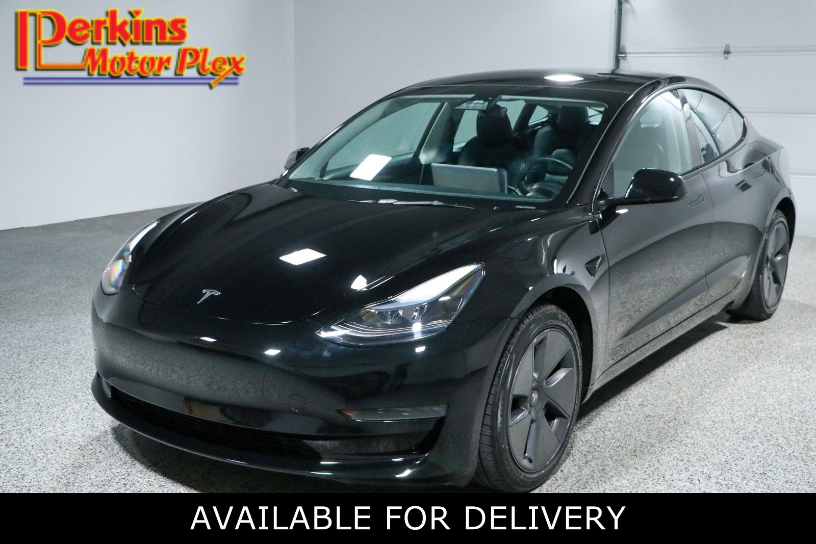 Used 2023 Tesla Model 3 Standard Range RWD image 1