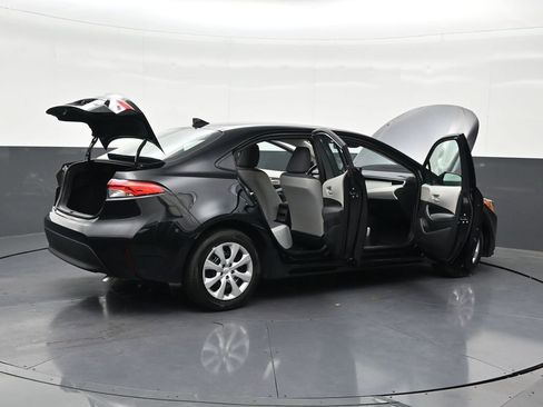 Used 2025 Toyota Corolla LE w/ Convenience Package FWD image 34