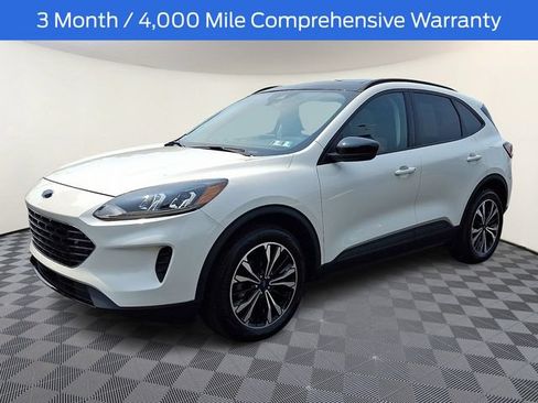 Certified 2022 Ford Escape SE w/ SE Sport Appearance Package AWD/4WD image 3