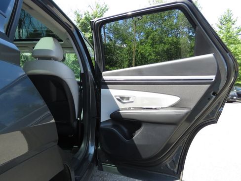 Used 2024 Hyundai Tucson Limited AWD/4WD image 15