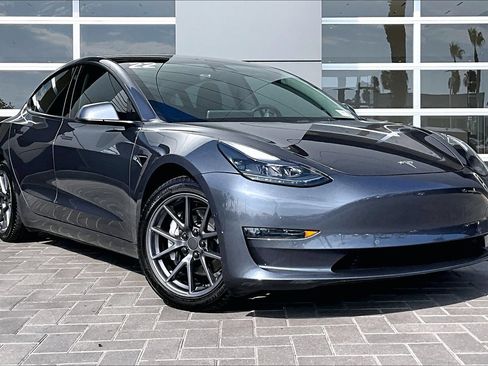 Used 2022 Tesla Model 3 Long Range AWD/4WD image 3