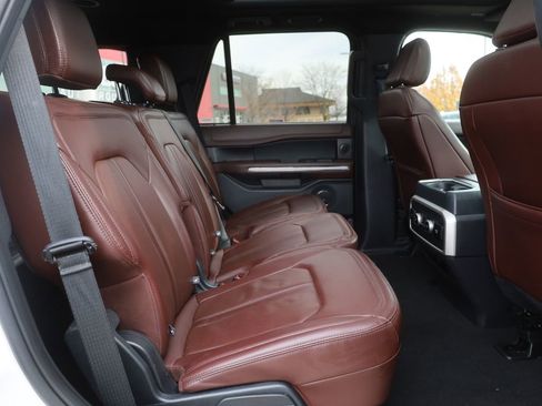 Used 2024 Ford Expedition Limited image 18