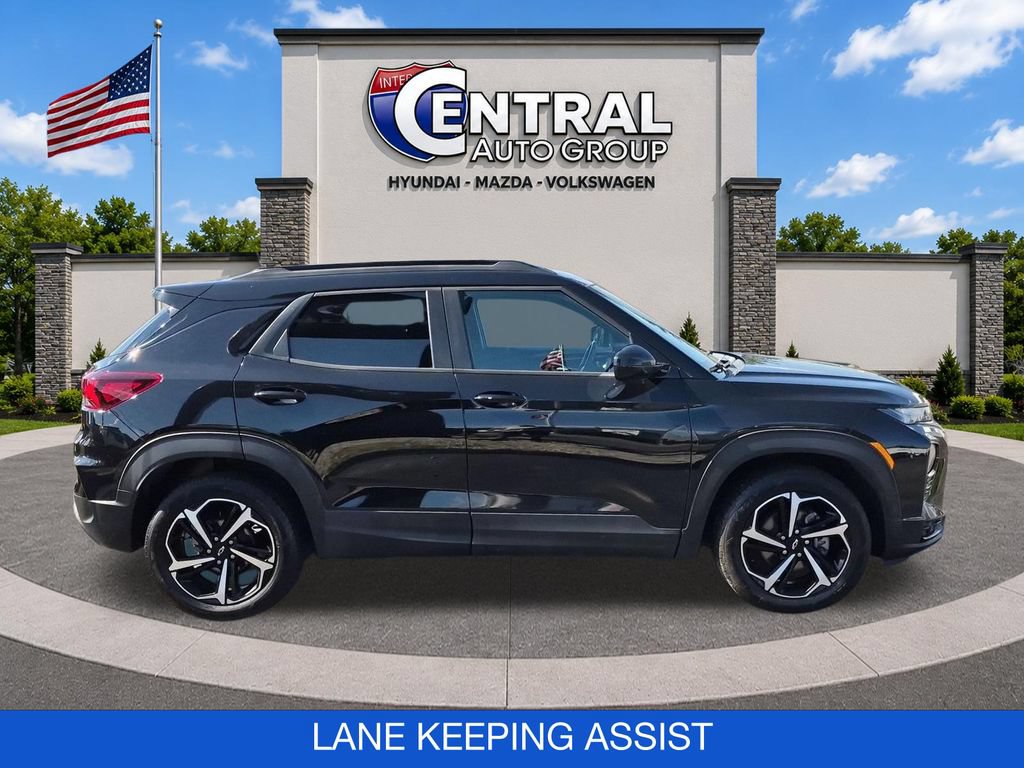 Used 2021 Chevrolet TrailBlazer RS w/ Sun and Liftgate Package AWD/4WD image 9