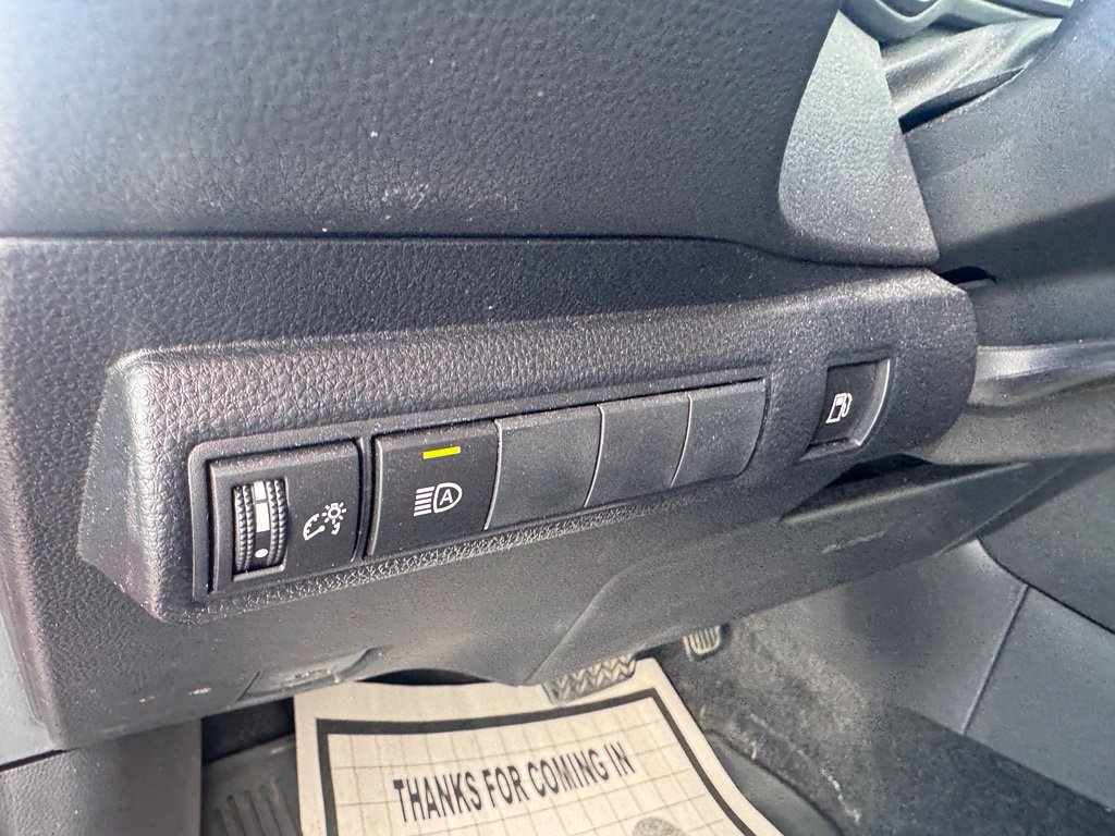 Used 2025 Toyota Corolla LE AWD/4WD image 11