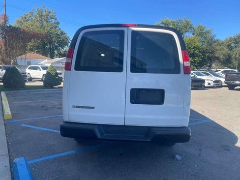 Used 2019 Chevrolet Express 2500 2500 3dr Cargo Van image 7
