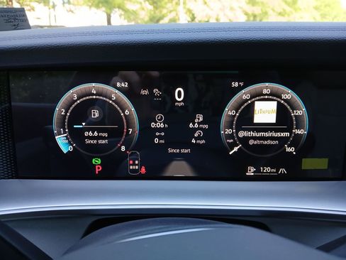 New 2026 Volkswagen Tiguan SE R-Line AWD/4WD image 15