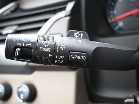 Used 2018 Chevrolet Tahoe Premier AWD/4WD image 42