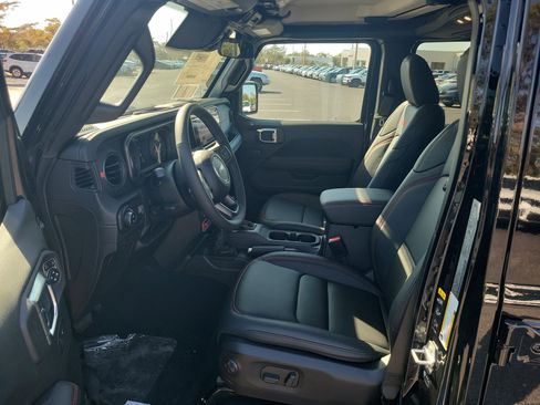 New 2026 Jeep Gladiator Rubicon AWD/4WD image 9