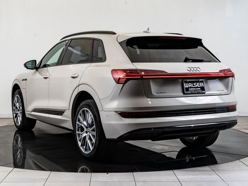 Used 2021 Audi e-tron Prestige w/ Prestige Package image 6