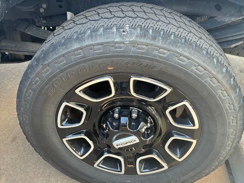 Used 2025 Ford F250 Platinum w/ FX4 Off-Road Package AWD/4WD image 8