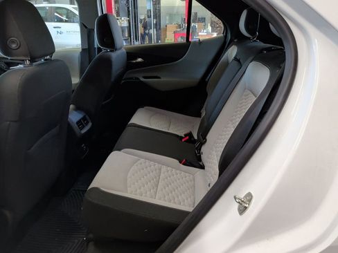 Used 2020 Chevrolet Equinox LS w/ LS Convenience Package image 9