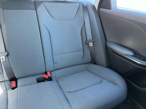 Used 2025 Kia K4 LXS image 35