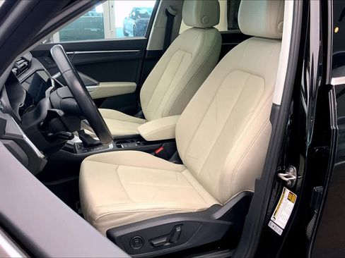 Used 2020 Audi Q3 2.0T Premium w/ Convenience Package image 8