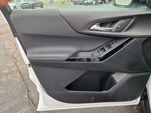 New 2026 Chevrolet Equinox LT w/ LPO, Floor Liner Package image 17